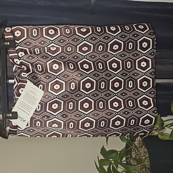 #28 NWT ASHRO 2PC SIZE 16 BEIGE/BROWN SATIN SUIT - Picture 5 of 6